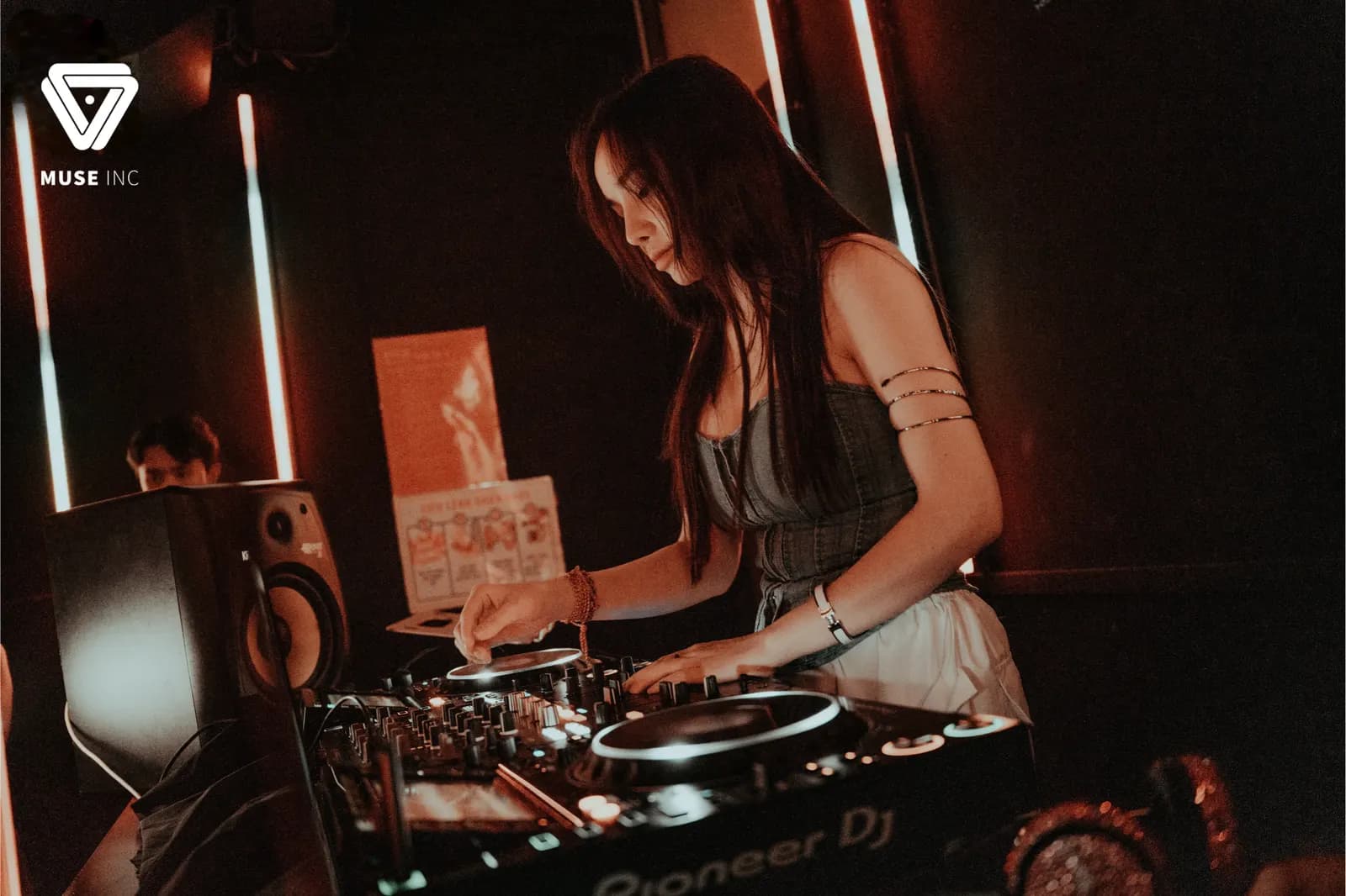 Where to start when learning to DJ