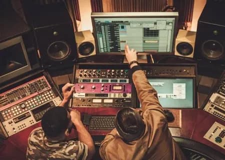 Producer Tips (Basics): What is a music producer?