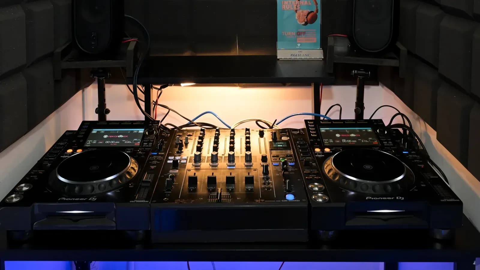 Thuê phòng tập DJ – CDJ-2000NXS2 + DJM-900NXS2