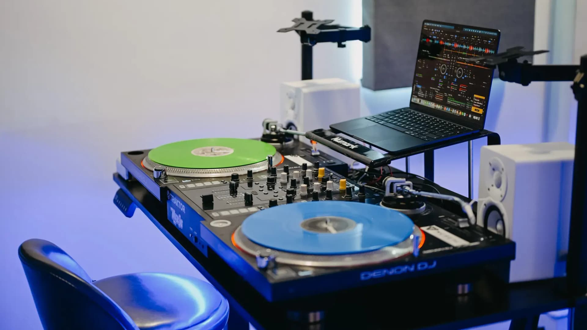 Thuê phòng tập DJ – Denon VL12 + X1800