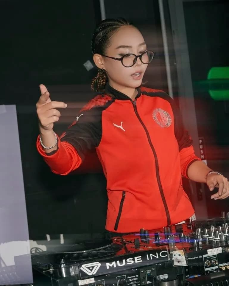 Thiết bị cận cảnh