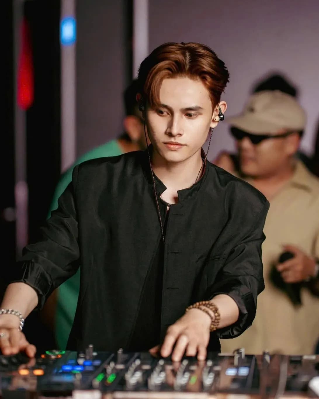 DJ HILARY