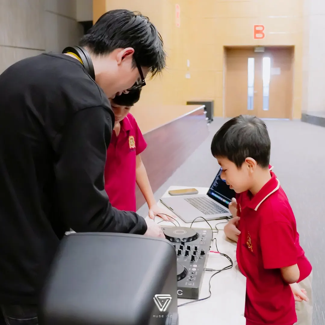 Students learning to DJ at the Muse Inc after-school workshop at VAS