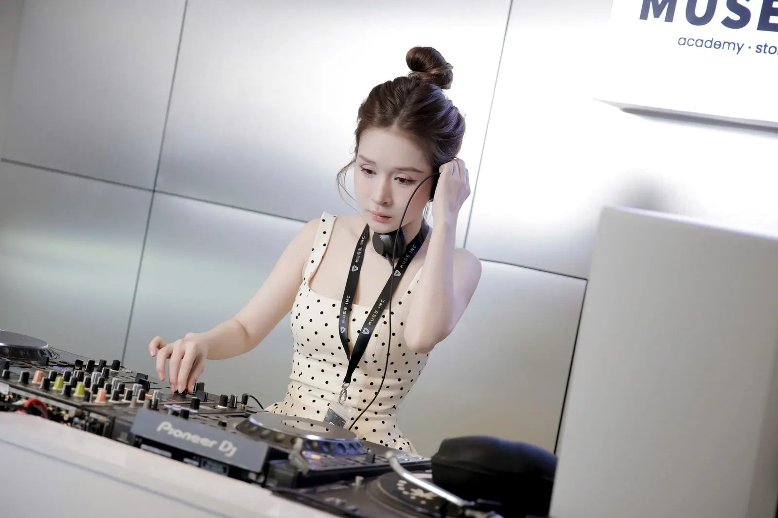 1:1 DJ course at Muse Inc Academy