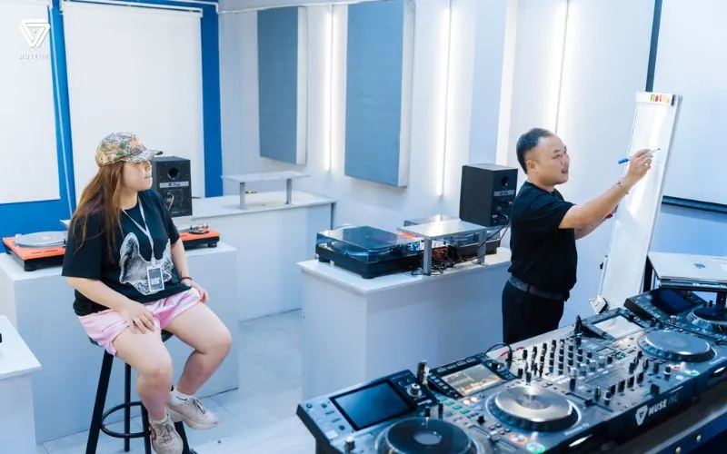 Students practising in a Muse Inc DJ classroom