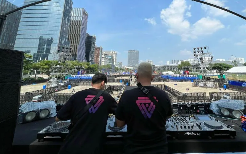 A festival crowd at an event supported by Muse Inc