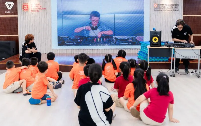 A Muse Inc DJ workshop for students at VAS