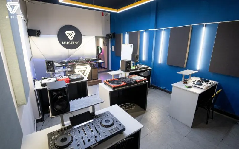The DJ classroom at Muse Inc's Hai Bà Trưng premises