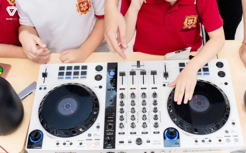 Muse Inc teams up with VAS for a Kid DJ Workshop