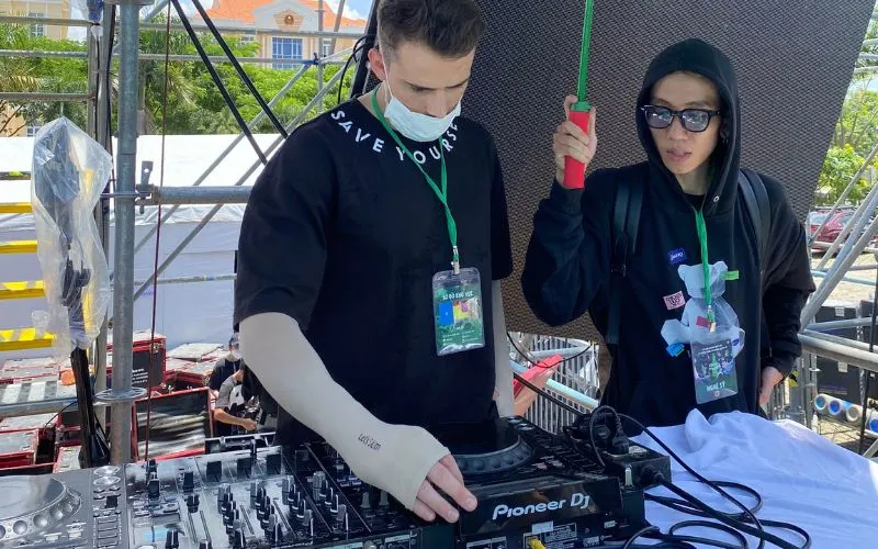 Muse Inc at Heineken Refresh Your Music