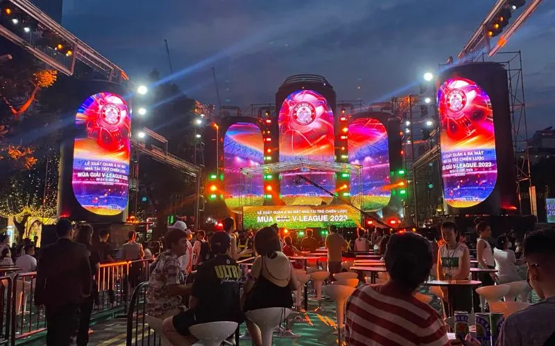 Muse Inc at the Heineken 2022 show with The Chainsmokers