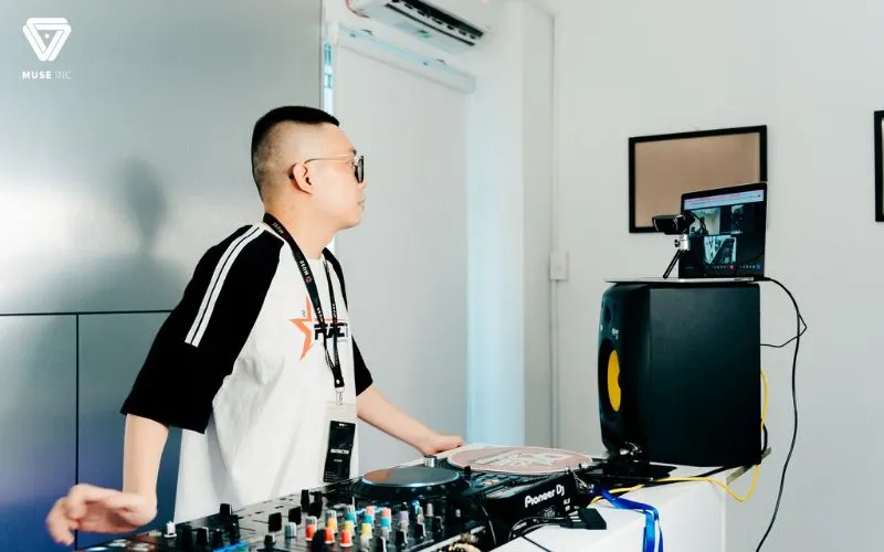 Online DJ lessons with Muse Inc