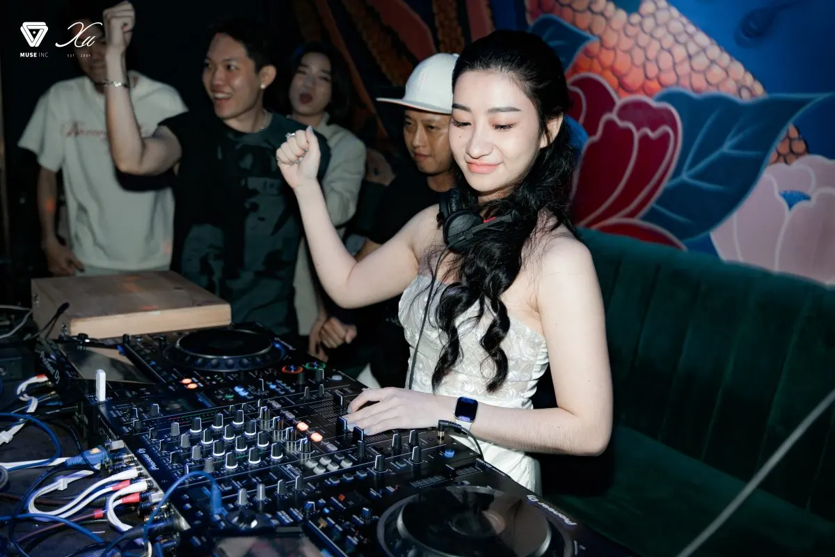 A DJ with a distinctive personal style