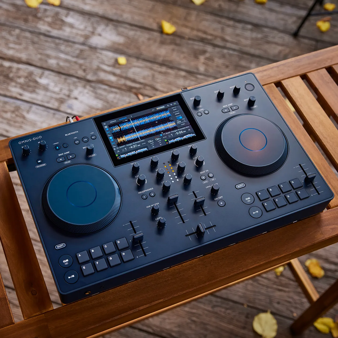 The clean, logo-free design of the OMNIS-DUO