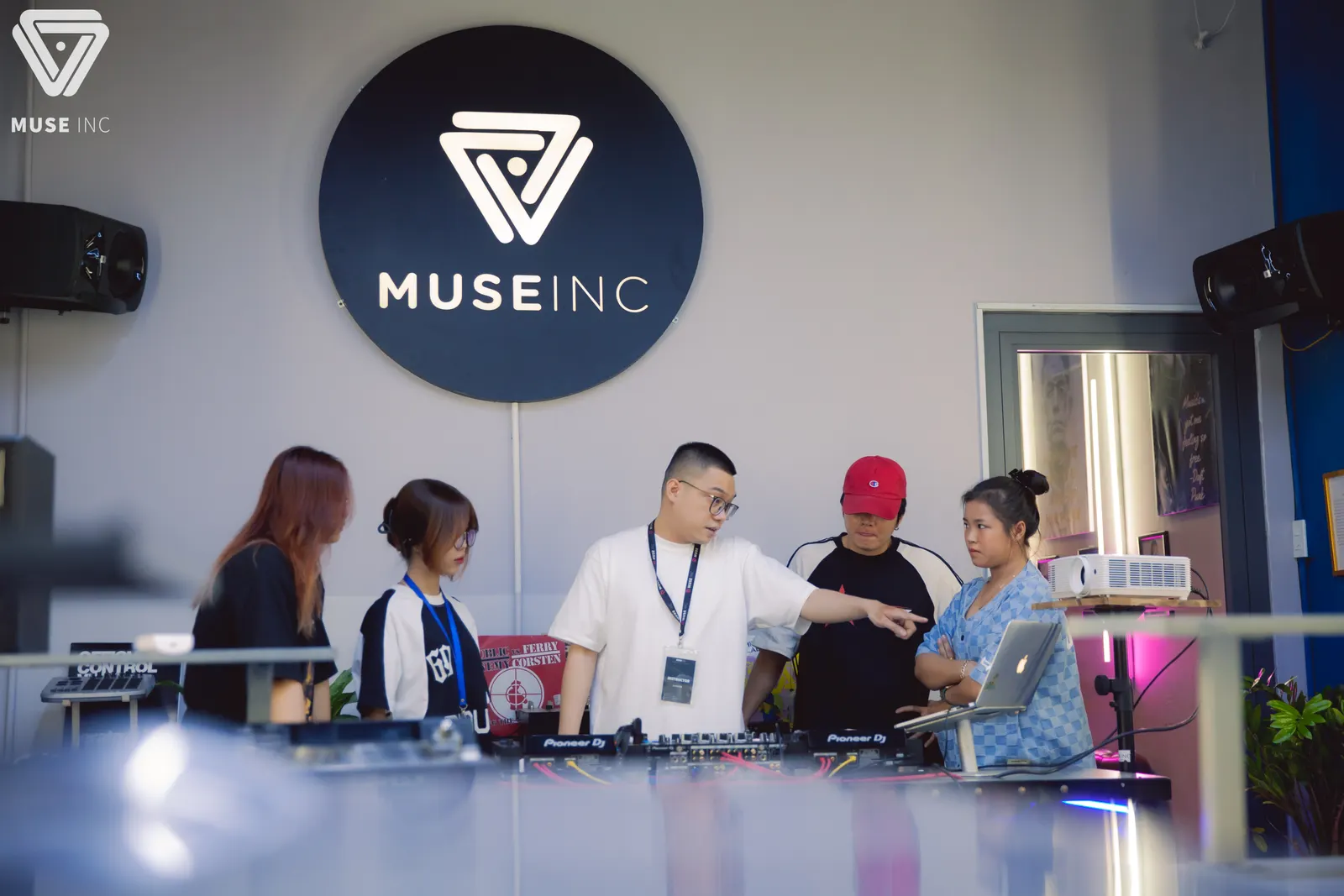 Learn to DJ with the Basic DJ Course for just 6,999,000 VND at Muse Inc