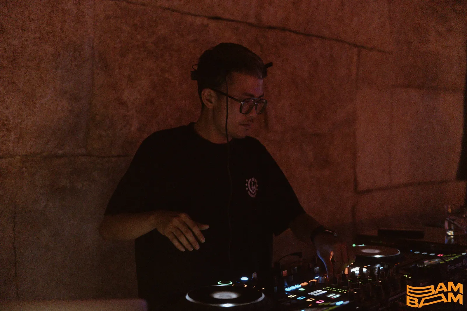 3 reasons to learn to DJ at Muse Inc