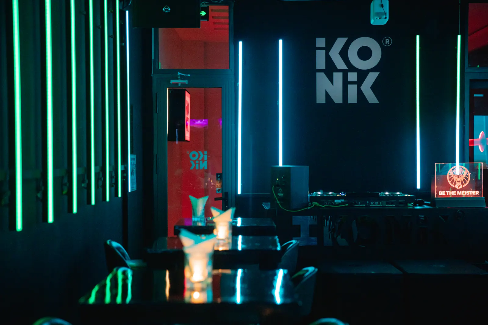 Music and lights at Ikonik.sgn