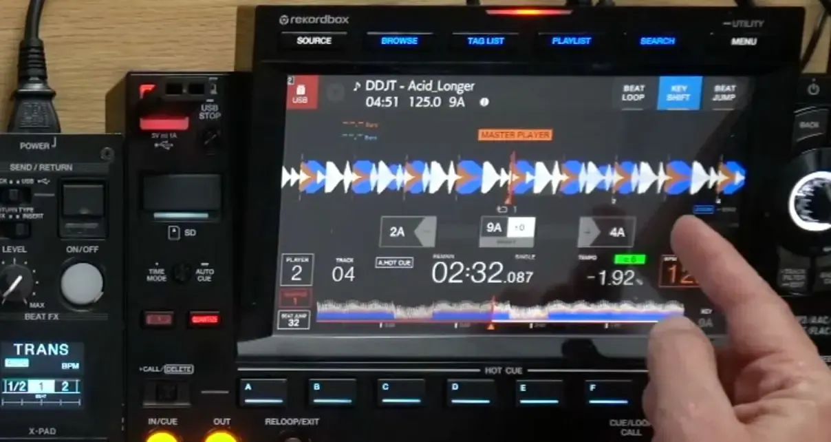 Changing the waveform colours on the CDJ-3000