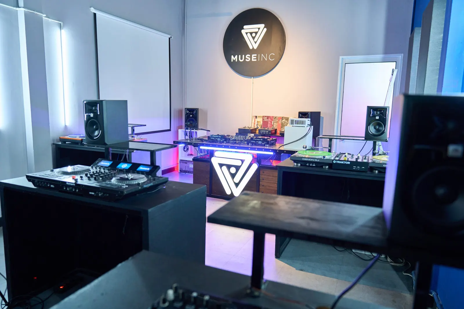 Comprehensive DJ course
