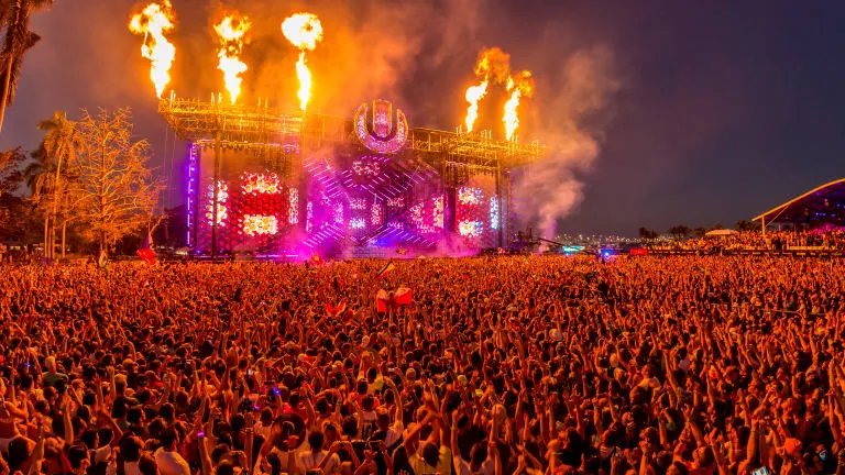 Debate: are music festivals overdoing B2B sets?