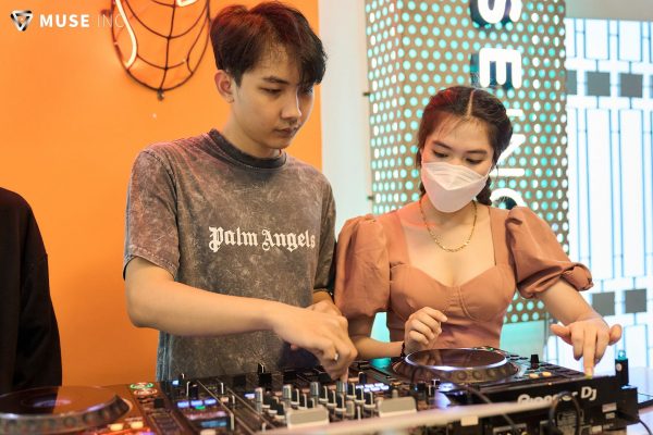 Học DJ có lâu không?