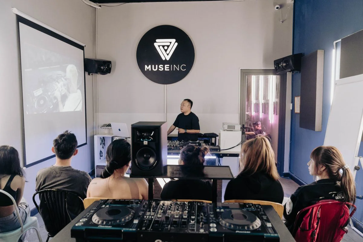 Hành trình trở thành một DJ chuyên nghiệp