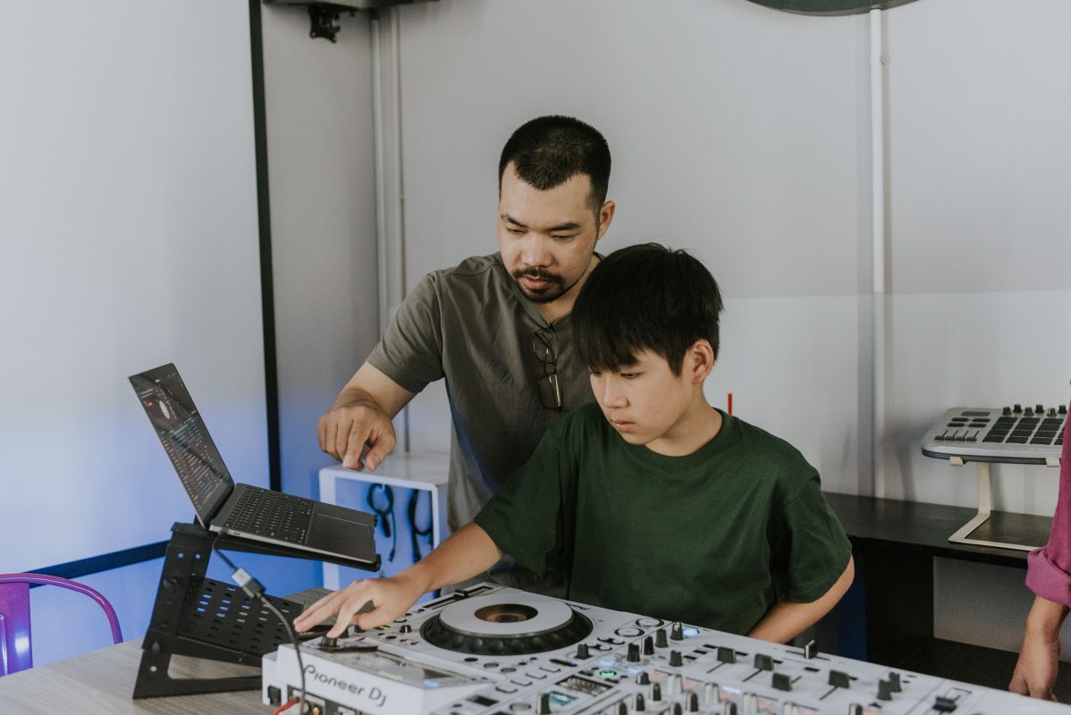 KHÓA HỌC DJ KID - CÙNG MUSE INC CHO CON MỘT MÙA HÈ NĂNG ĐỘNG