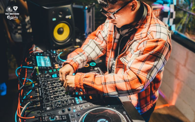 THỜI ĐIỂM NÊN BẮT ĐẦU HỌC DJ?