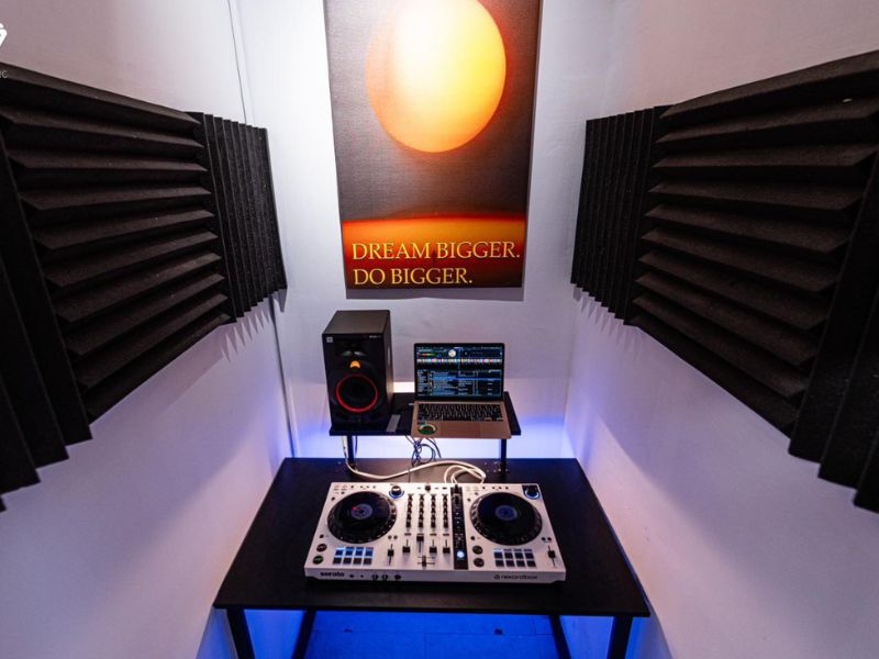 phòng tập dj